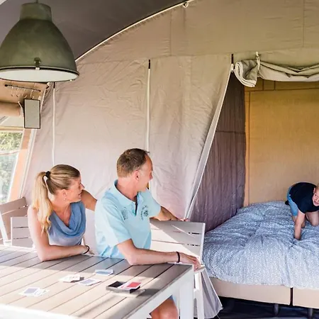 Luxury tent Country Camp Camping 't Westdorp Voorthuizen