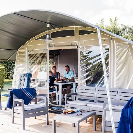 Country Camp Camping 't Westdorp Campismo de Luxo *