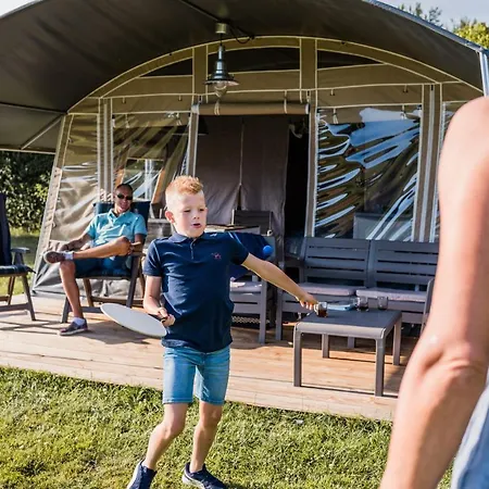 Country Camp Camping 't Westdorp Campismo de Luxo *